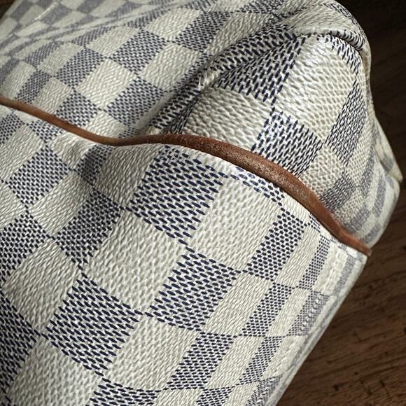 Louis Vuitton Damier Azur Totally MM Tote Bag - Picture 11 of 16